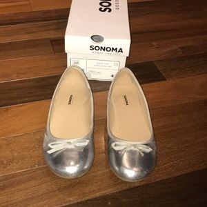 Girl’s Size 4 Sonoma Silver Ballet Flats